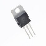 A LM7805 7805 IC 5V Voltage Regulator IC