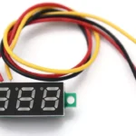 0.72 cm (0.28 inch) 0-100V Three Wire DC Voltmeter Red
